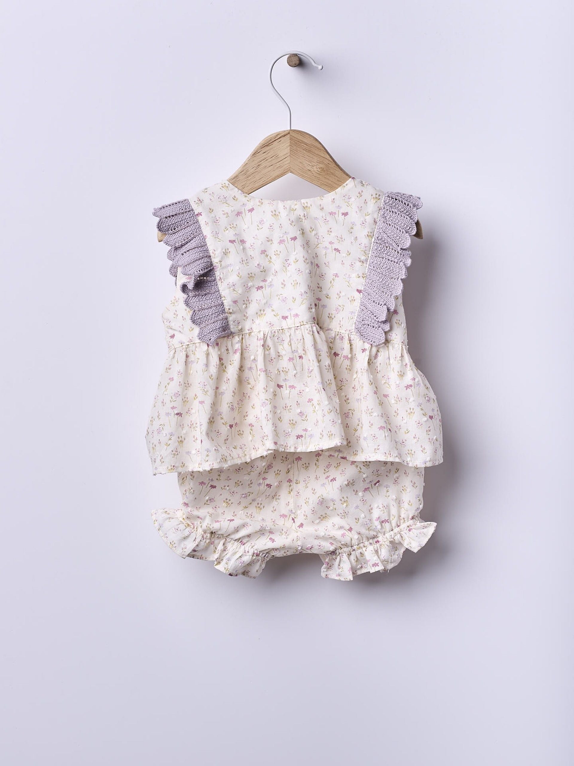 Girl Set Breeze