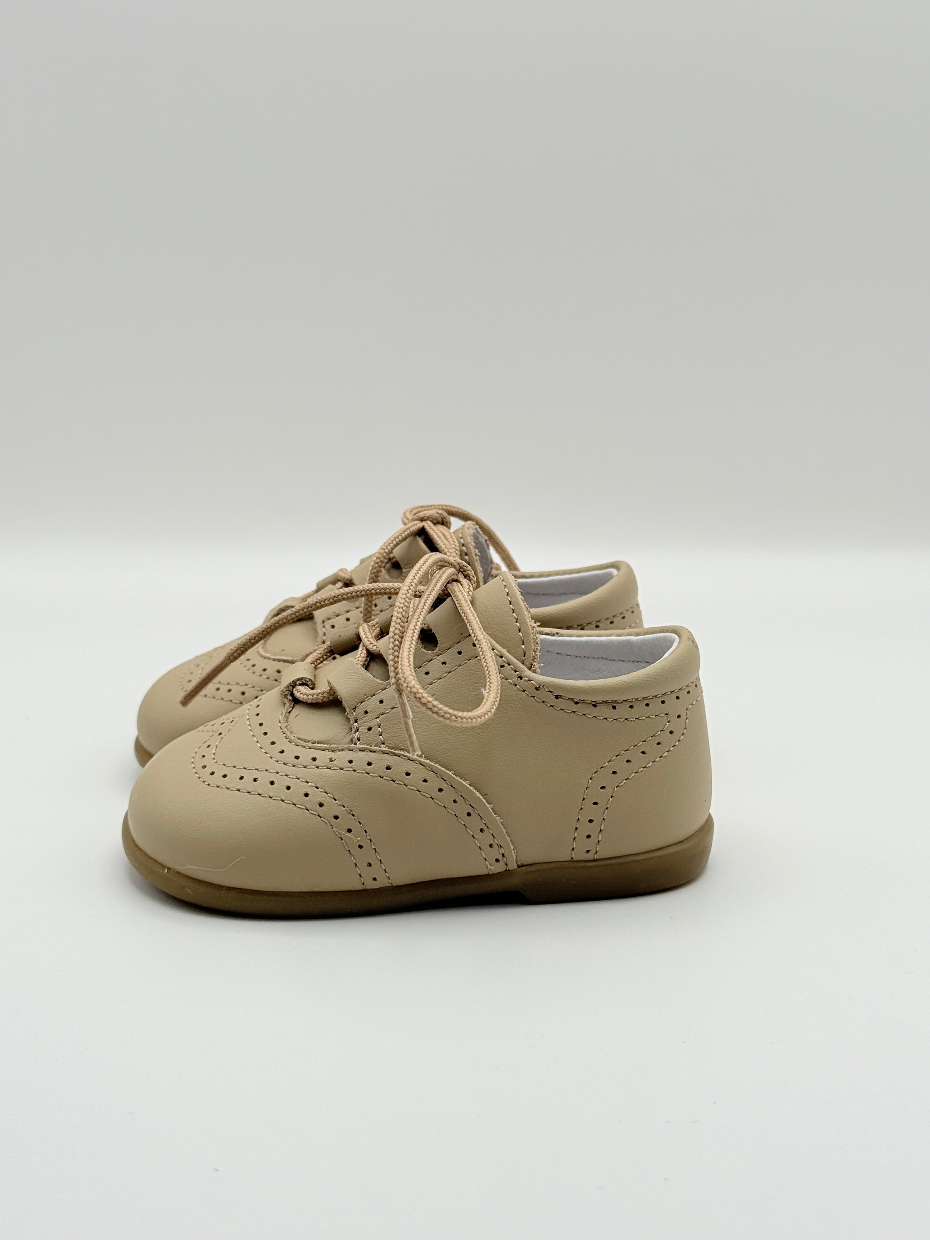 Lace-Up Shoes Taupe