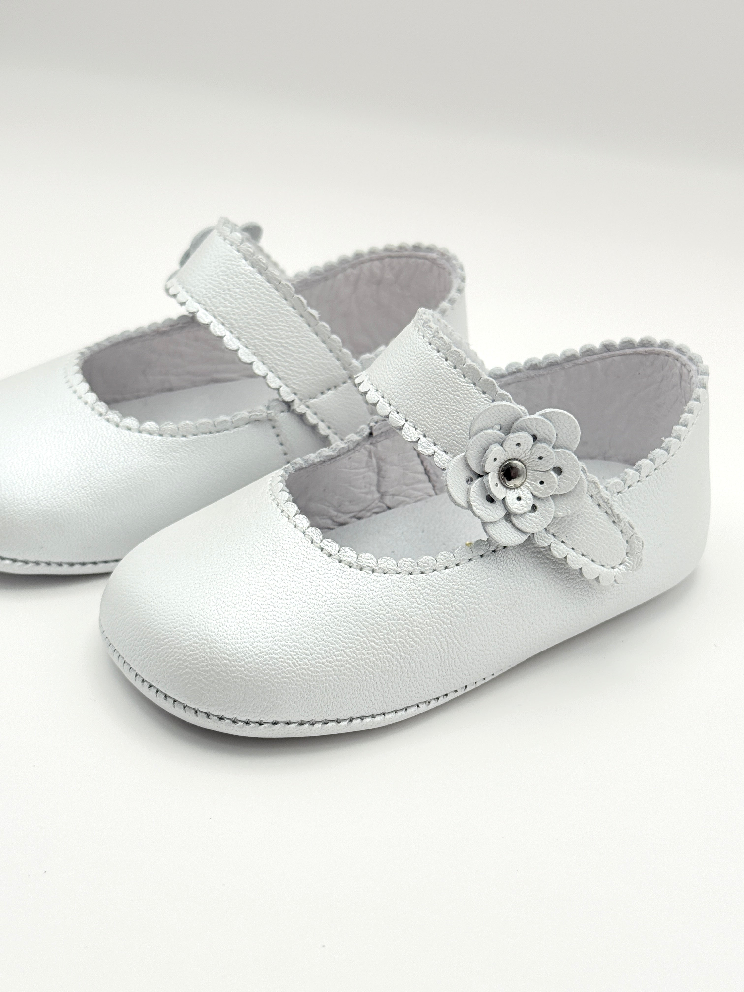 Crib Shoe Mary Jane Flor Pearl White