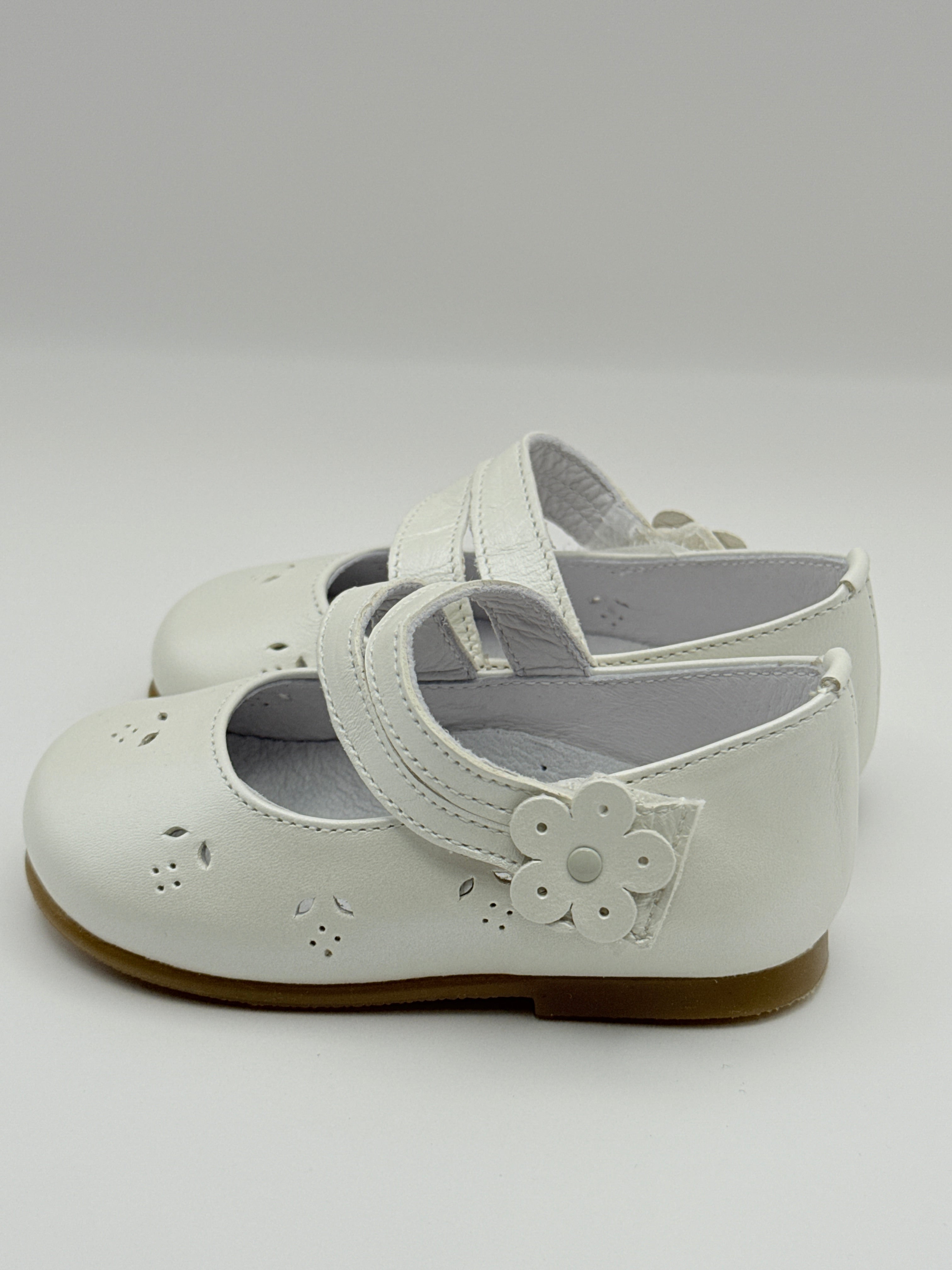 Mary Jane Flower Pearl