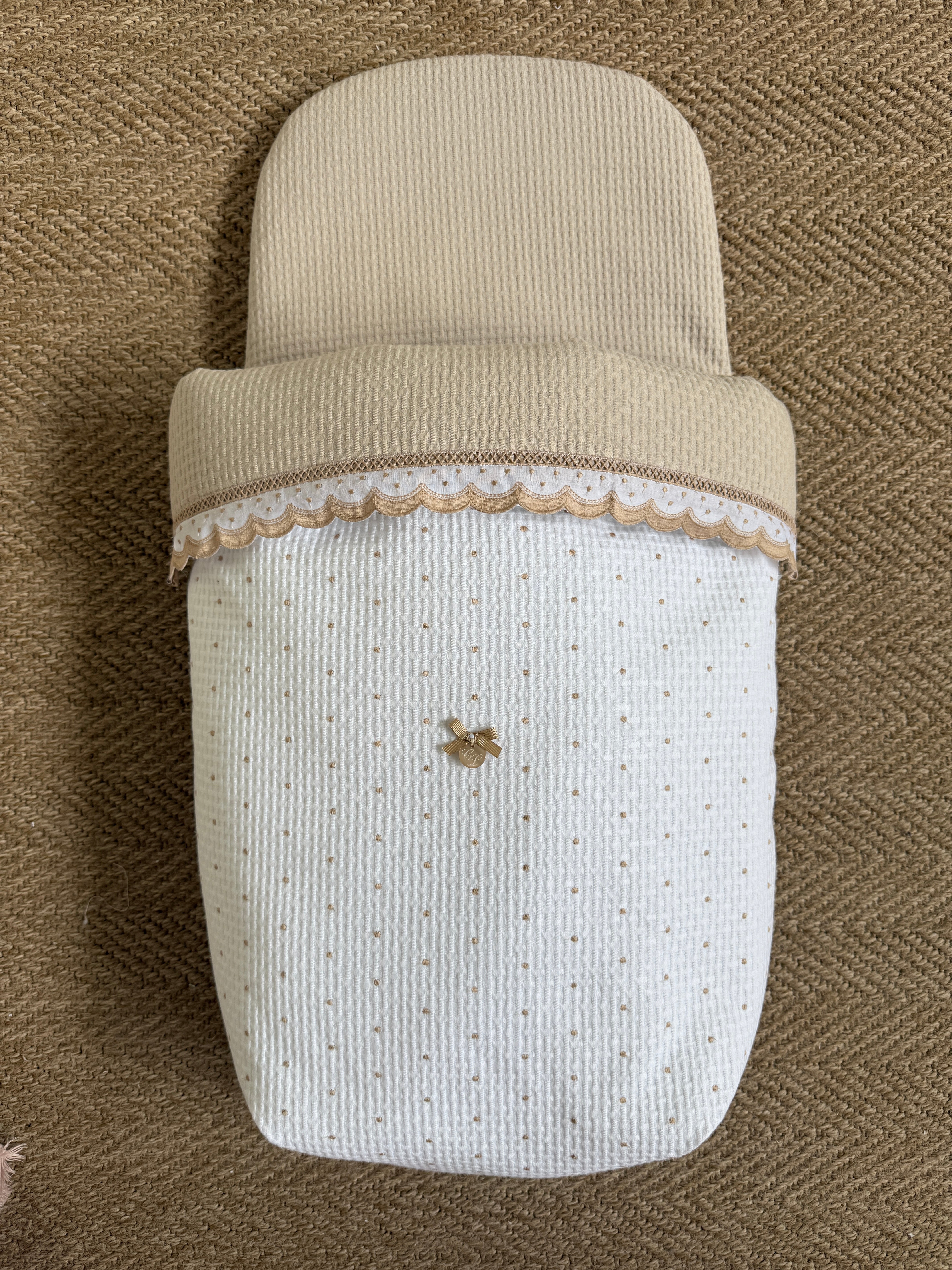 Carry Cot Dots Beige
