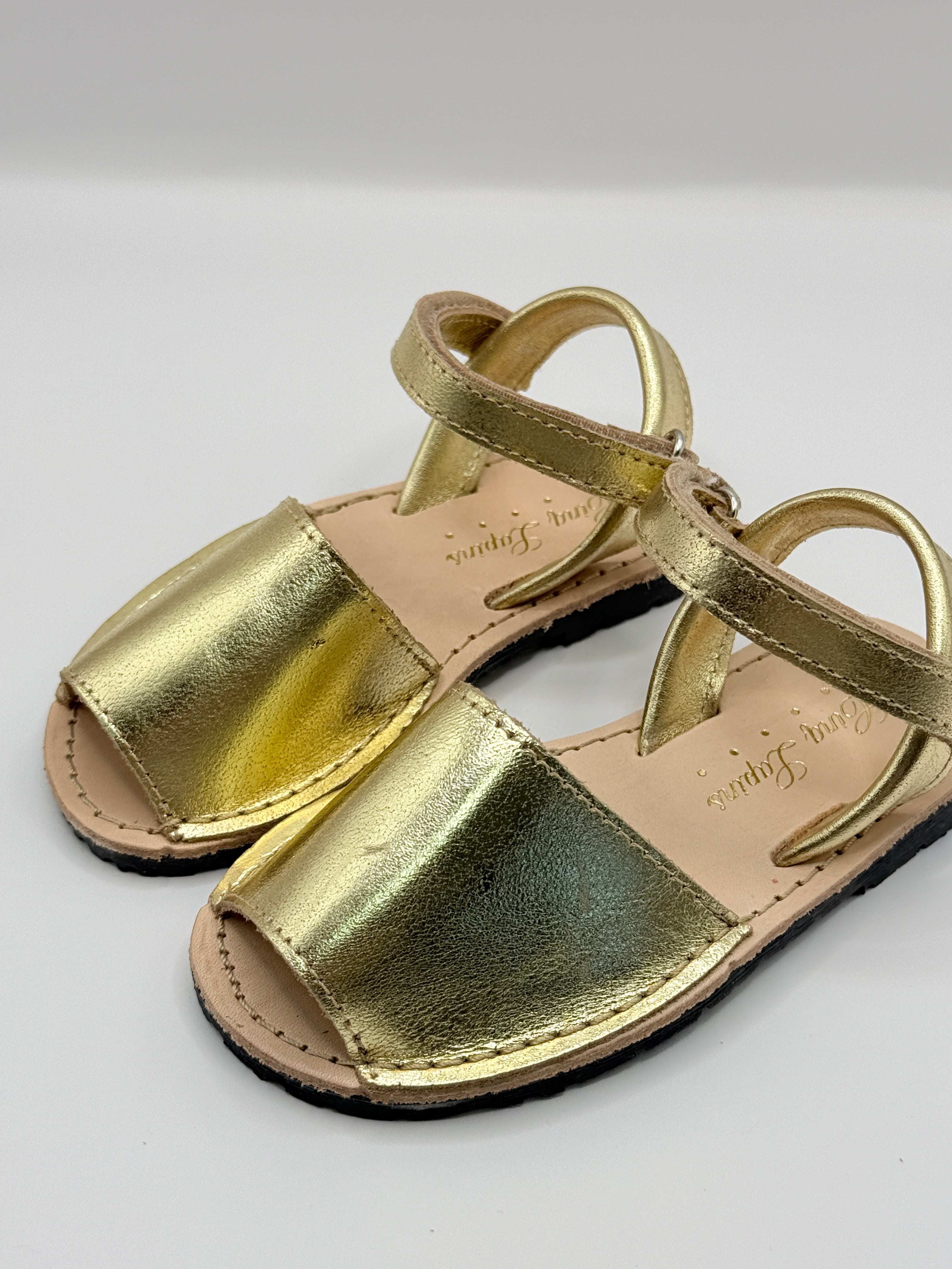 Avarca Metallic Gold