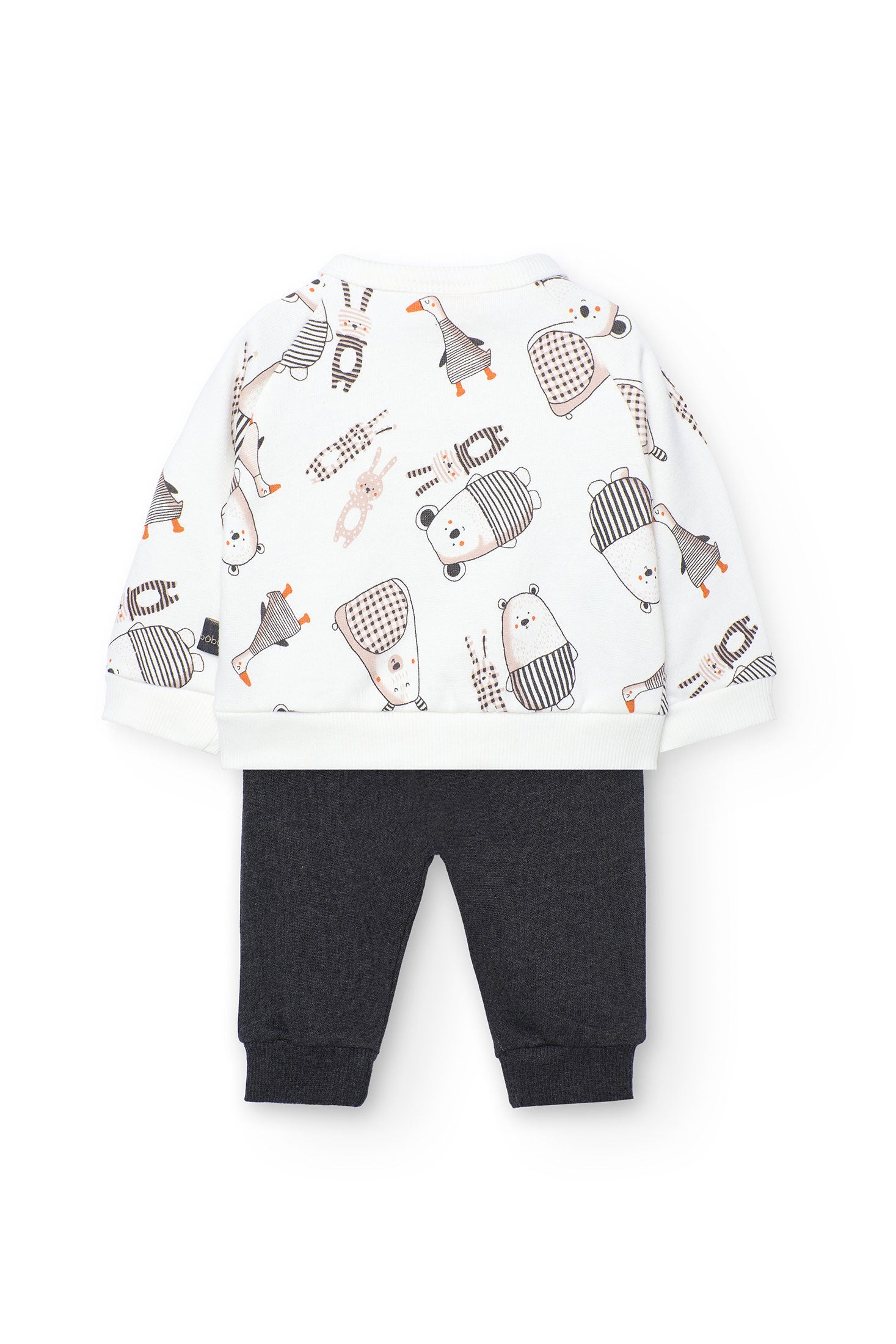 Outfit White Dark