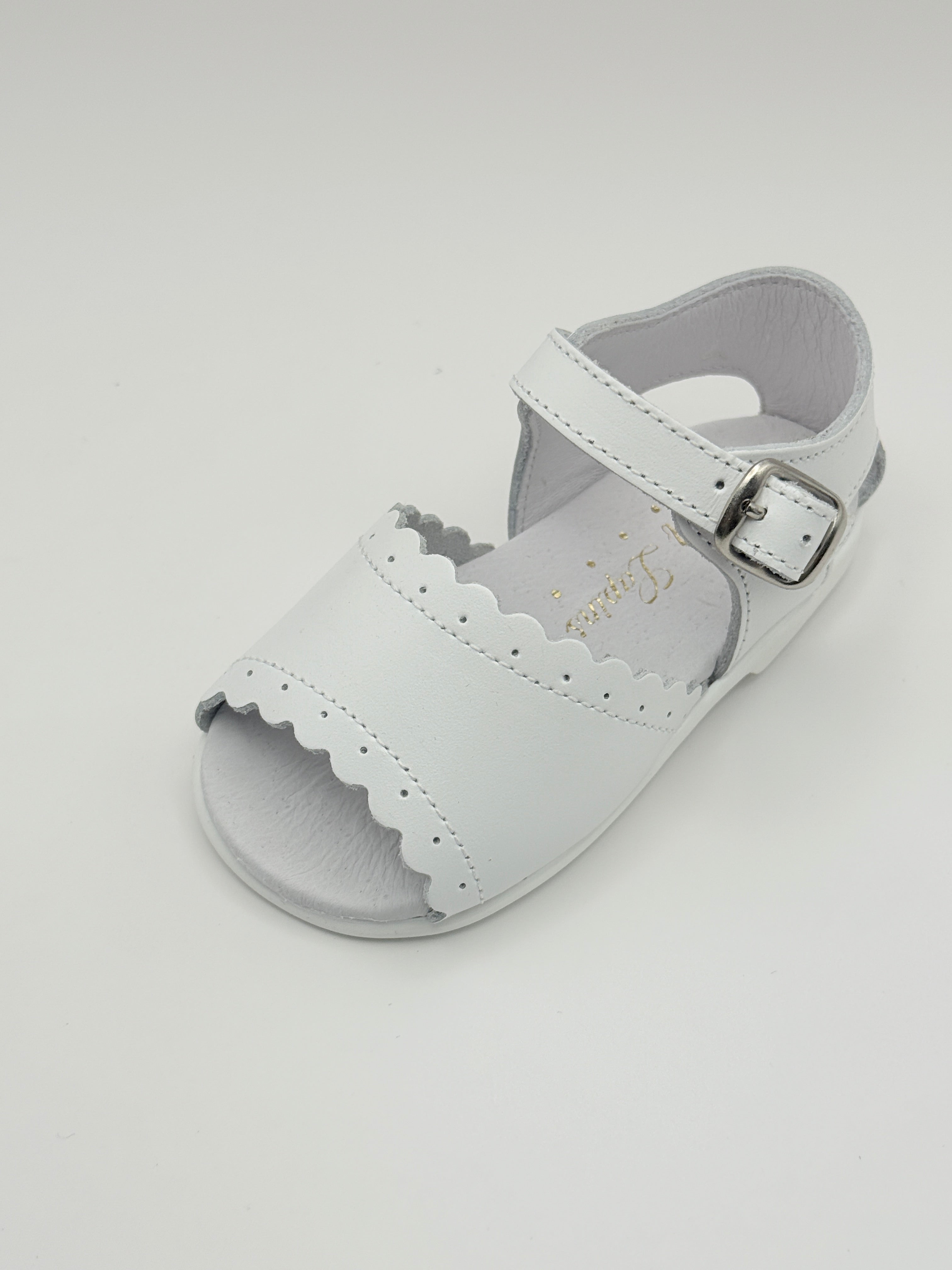 Sandal Scallop White