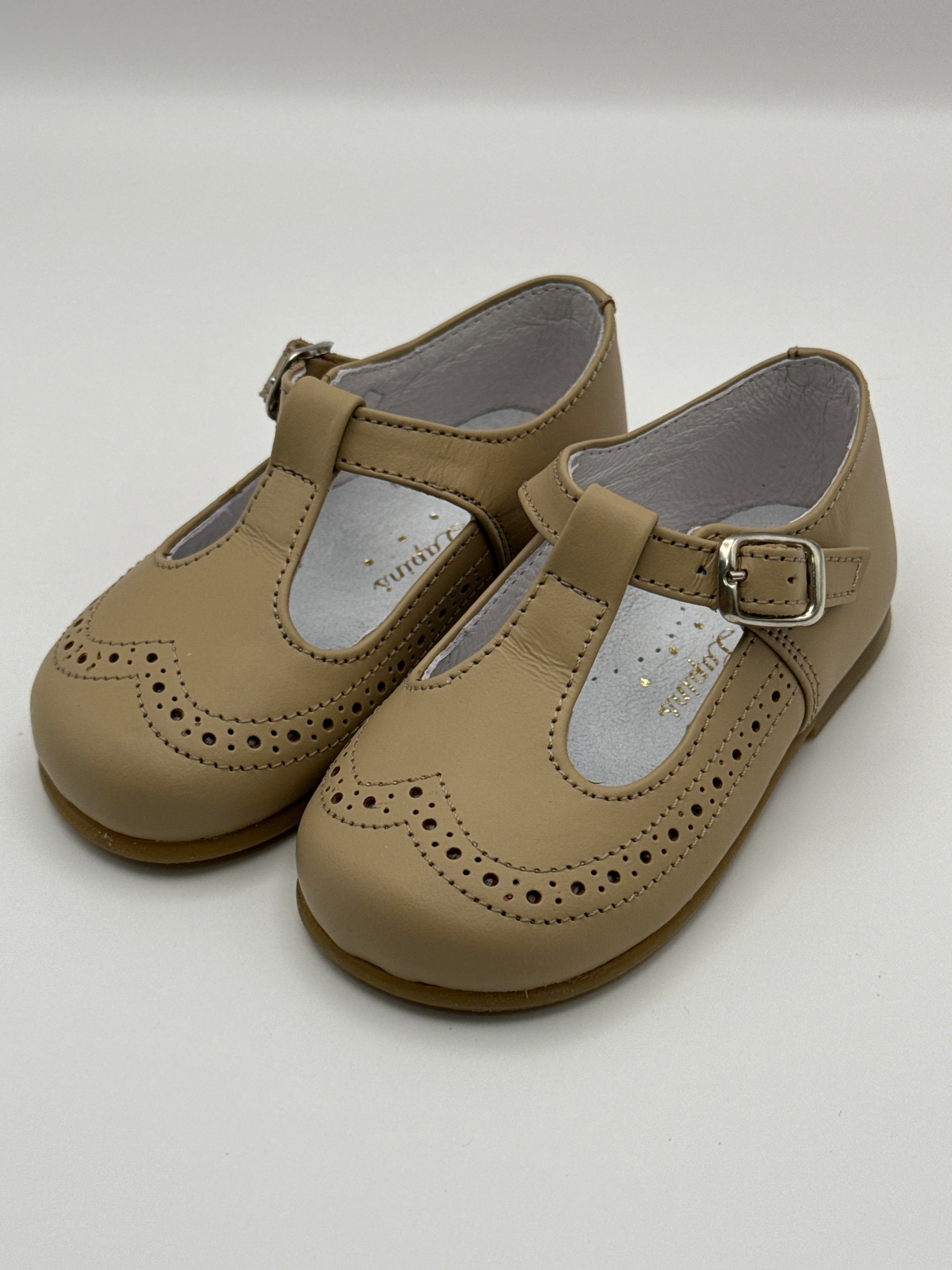 Oxford T-strap Sand