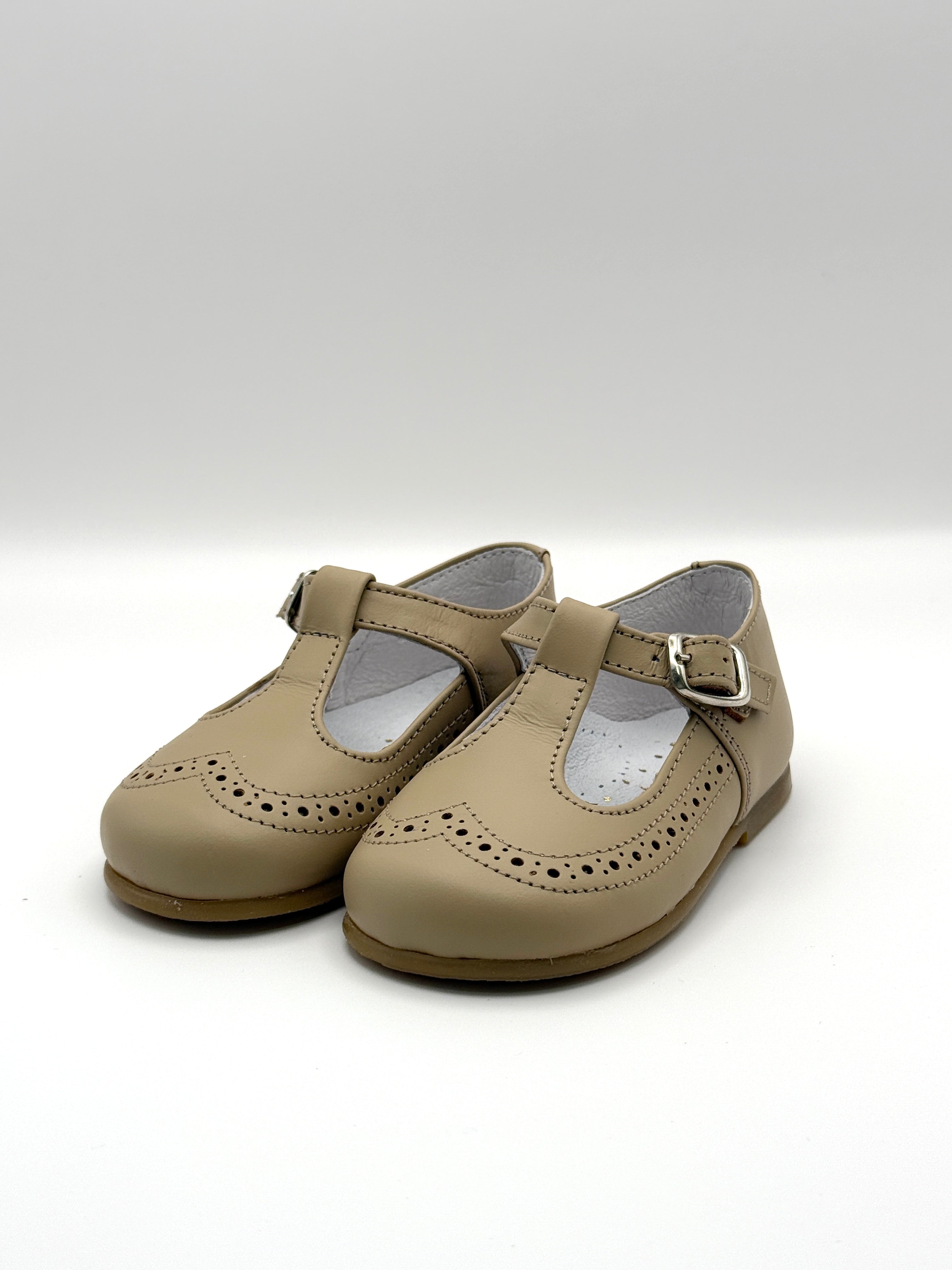 Oxford T-strap Sand