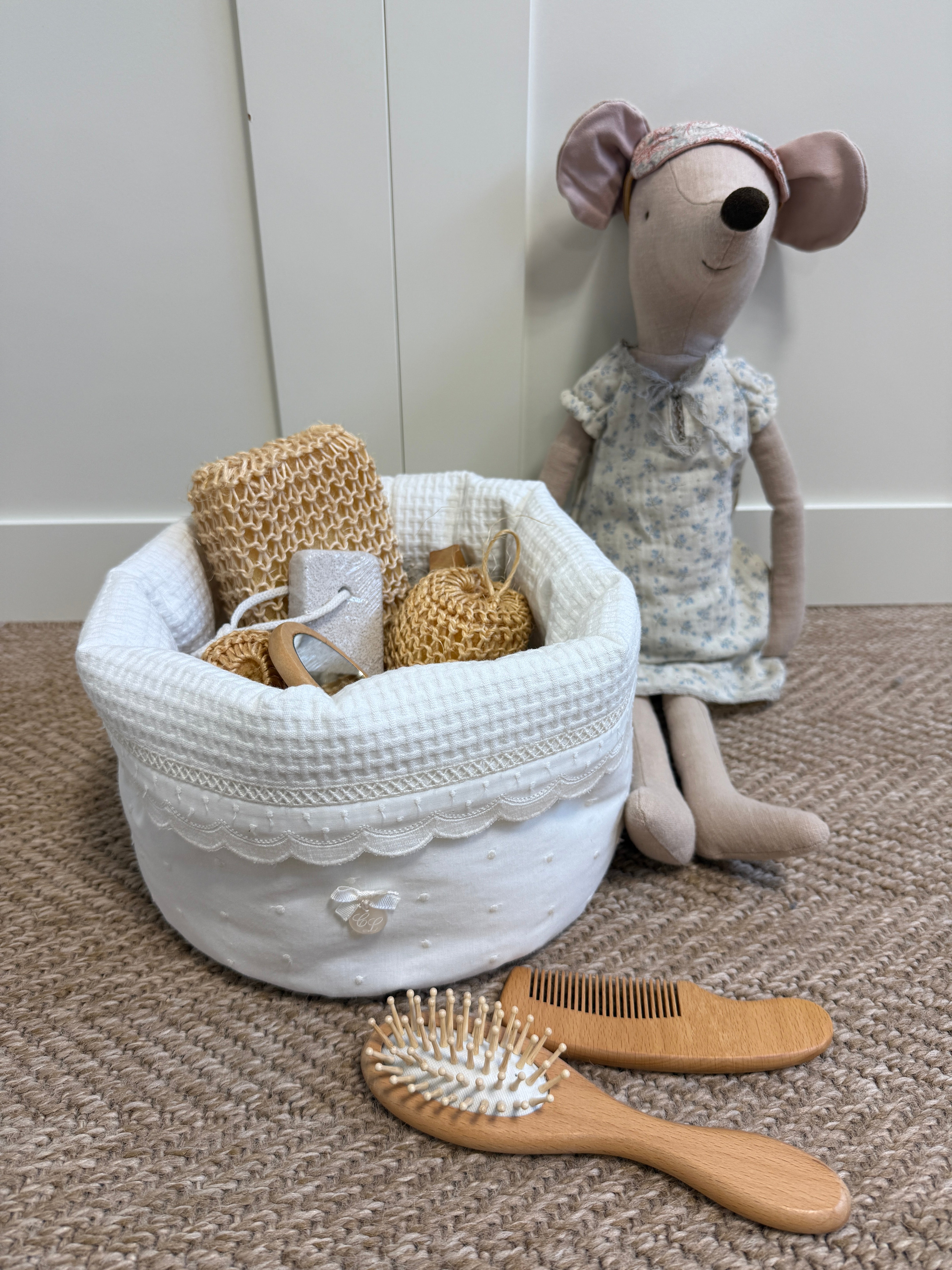 Toiletry Basket Lucia Beige