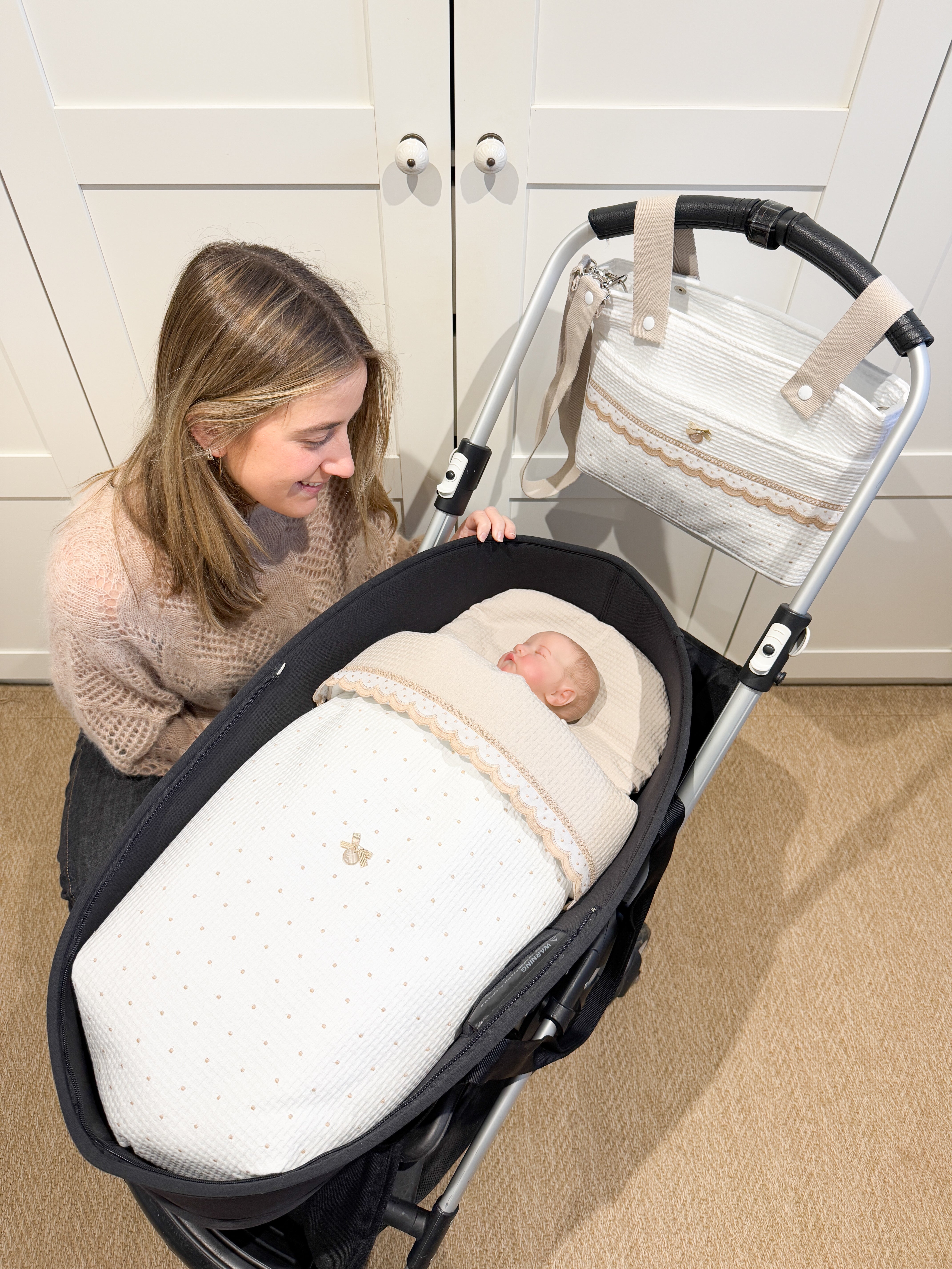 Carry Cot Dots Beige